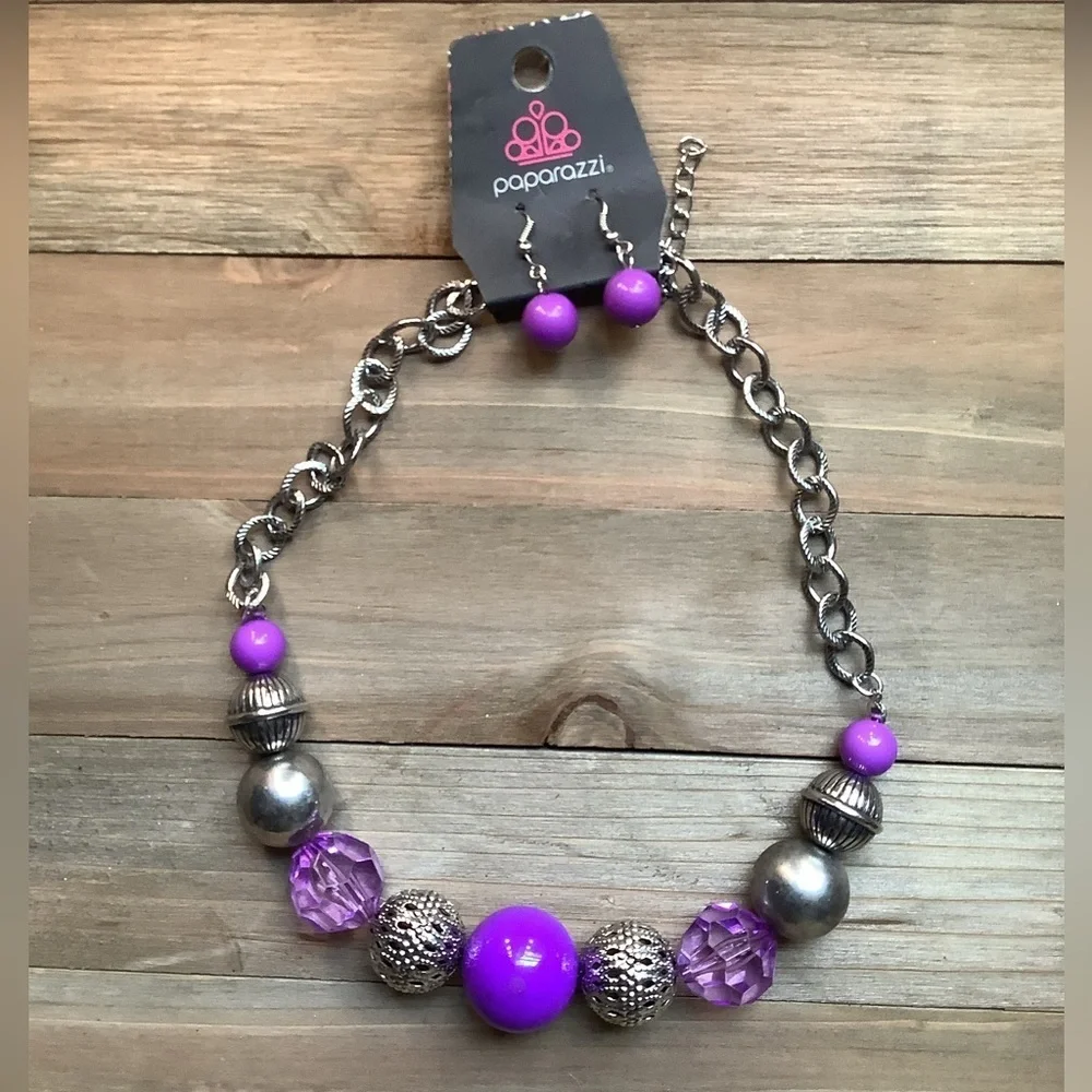 ❄️ Paparazzi | Vibrant Purple and Silver Necklace Set